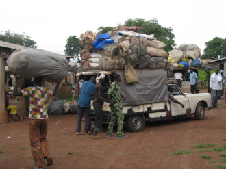 01 Arrivee Des Vehicules Baches Le Matin